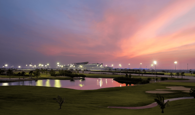 Track Meydan Golf at Night with Floodlights