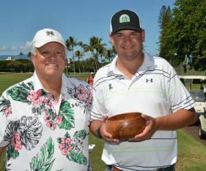 BERRY & SIMPSON: Host University Hawaii Men’s Golf Coach, Scott Simpson poses with Individual medalist, Brandon Berry of Loyola Maryland in the 2021 Ka’anapali Classic – Collegiate Invitational.